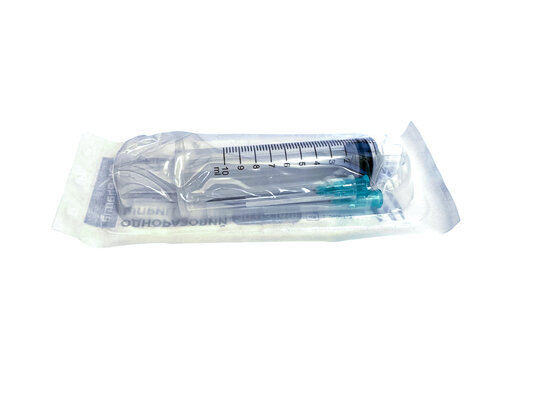 Шприц 10 мл OK Pharma 3-х компонентний з двома голками 21G (0,8 х 38 мм) та 21G (0,8 х 38 мм), 1 штука