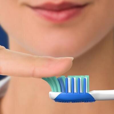 Зубна щітка Oral-B 3D White Fresh, відбілювання, 2 шт