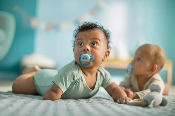 Пустушка силіконова Philips Avent Ultra Air SCF080/09 ортодонтична, 0-6 місяців, 2 шт