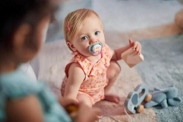 Пустушка силіконова Philips Avent Ultra Air SCF080/09 ортодонтична, 0-6 місяців, 2 шт