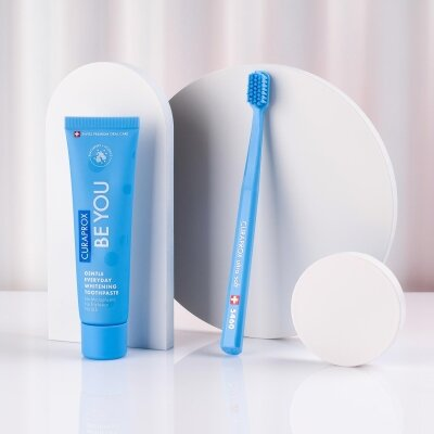 Зубна паста Curaprox Be You Daydreamer відбілююча зі смаком ожини, 60 мл