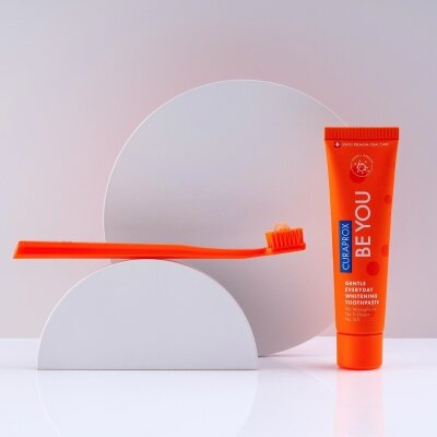 Зубна паста Curaprox Be You Pure Happiness відбілююча зі смаком персика та абрикоса, 60 мл