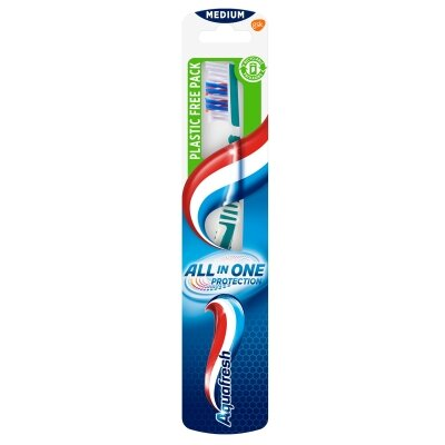 Зубна щітка Aquafresh all in one середня, 1 штука