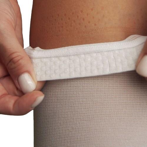 Панчохи компресійні Venotonia Anti-Embolism Durable компресія 18 мм.рт.ст, короткі, із силіконовими крапками, білий, розмір M