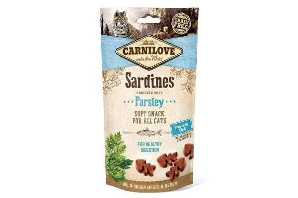 Ласощі для кішок Carnilove Semi Moist для кішок з сардиною та петрушкою, 50 г