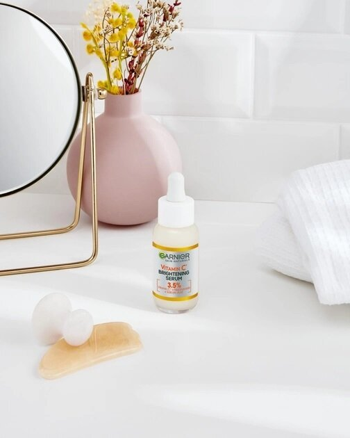 Сироватка для обличчя Garnier Skin Naturals з вітаміном С для зменшення видимості пігментних плям, вирівнювання тону та сяяння шкіри, 30 мл