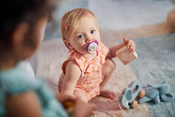 Пустушка силіконова Philips Avent Ultra Air Animal SCF080/12 ортодонтична, 6-18 місяців, 2 шт