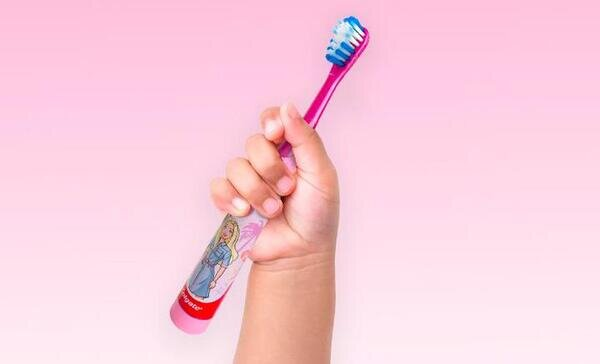 Електрична зубна щітка Colgate Barbie/Batman, дитяча