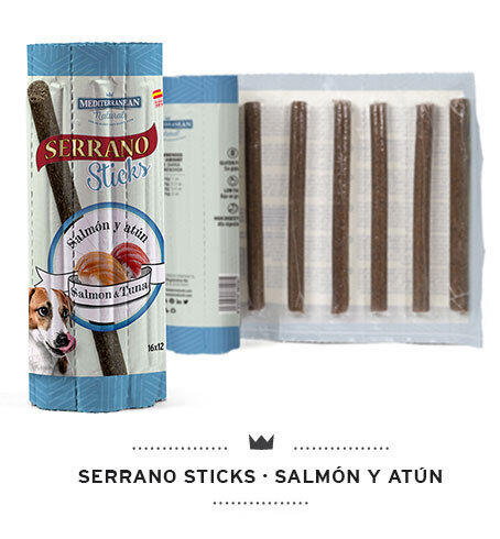 Ласощі для собак Mediterranean Natural Serrano sticks палички з лососем та тунцем, 16 штук