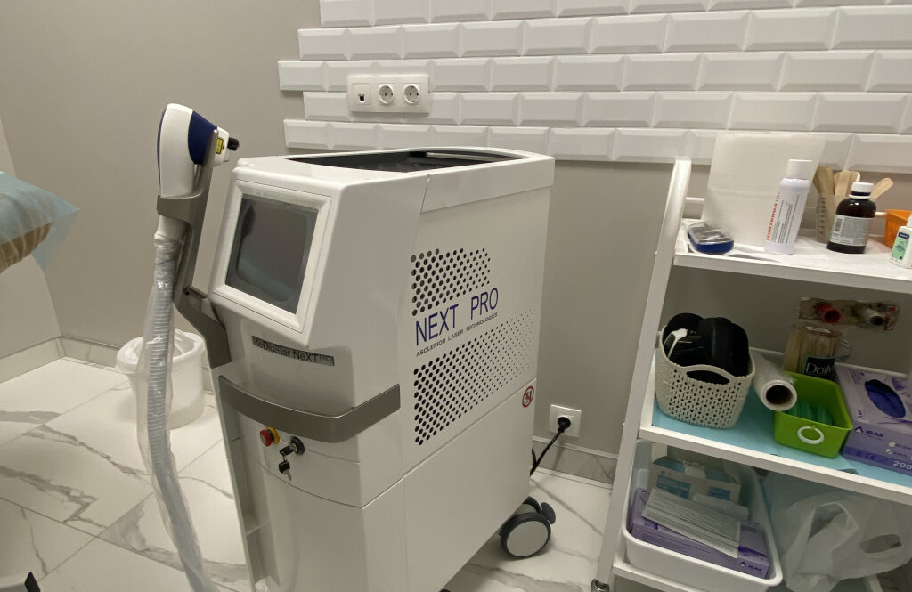 «Dr. Estet Vel Beauty Clinic» («Доктор Естет Вел Б'юті Клінік»)