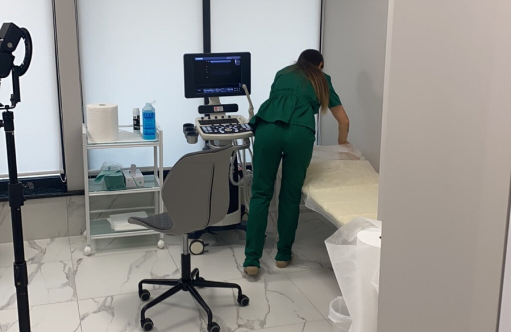 «Dr. Estet Vel Beauty Clinic» («Доктор Естет Вел Б'юті Клінік»)