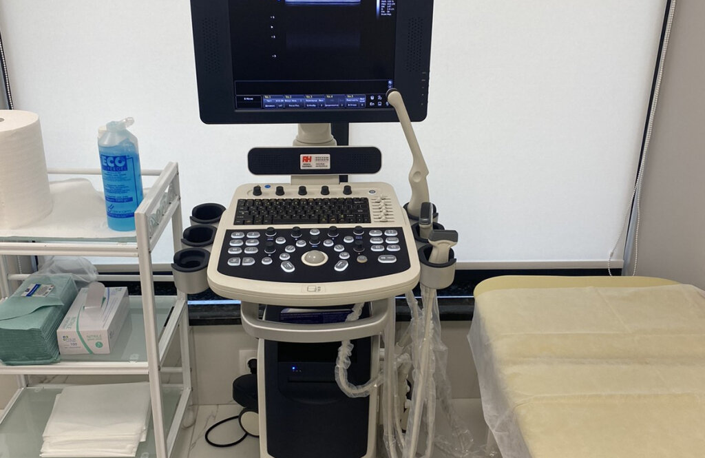 «Dr. Estet Vel Beauty Clinic» («Доктор Естет Вел Б'юті Клінік»)