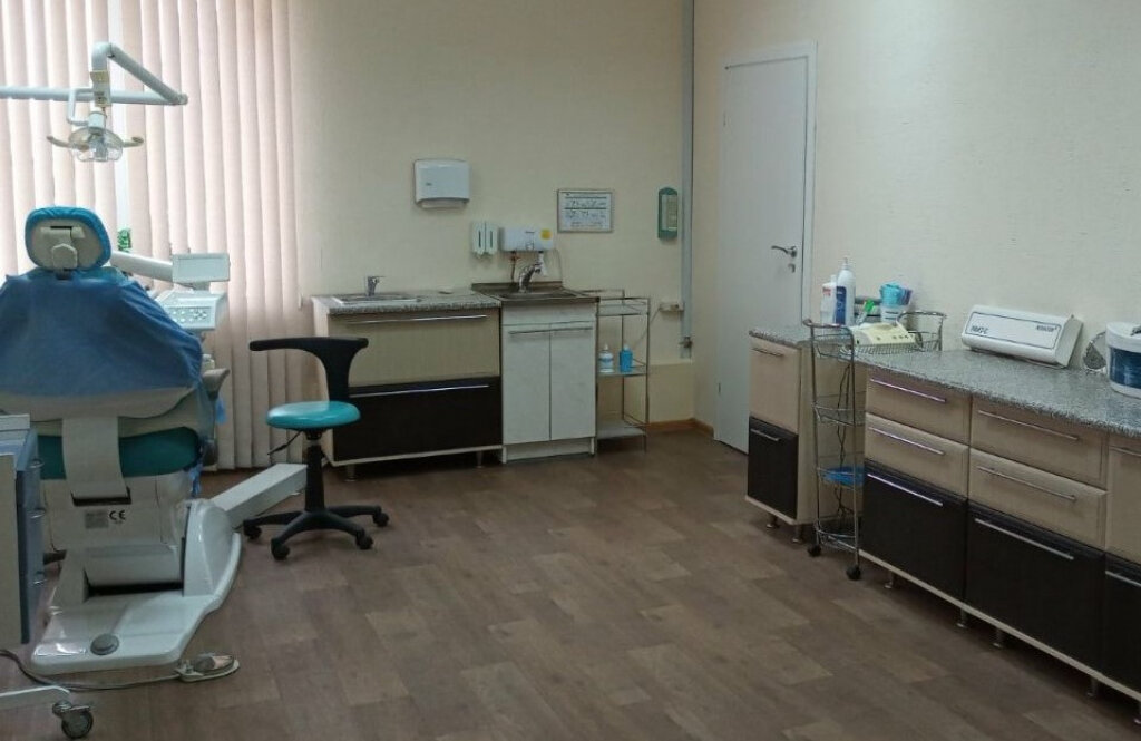 Стоматологічний кабінет White Smile