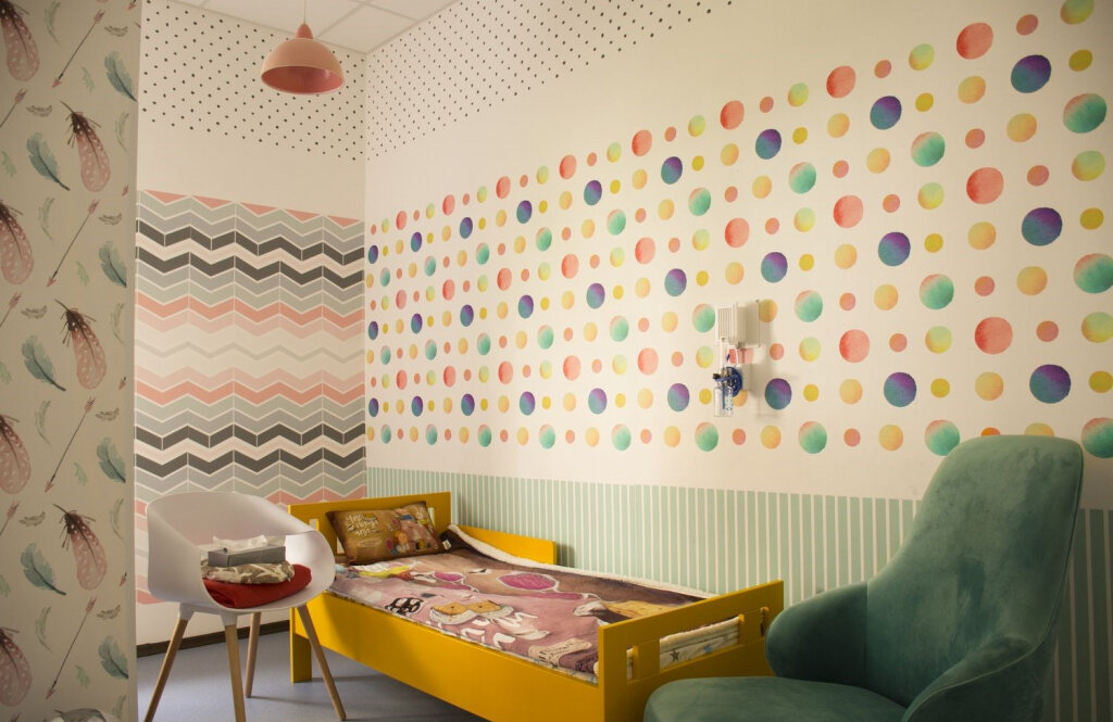 Дитяча стоматологія Mom's на вул. Ломоносова