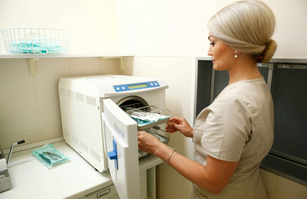 Клініка сучасної стоматології та естетичної медицини «Ідеаль»