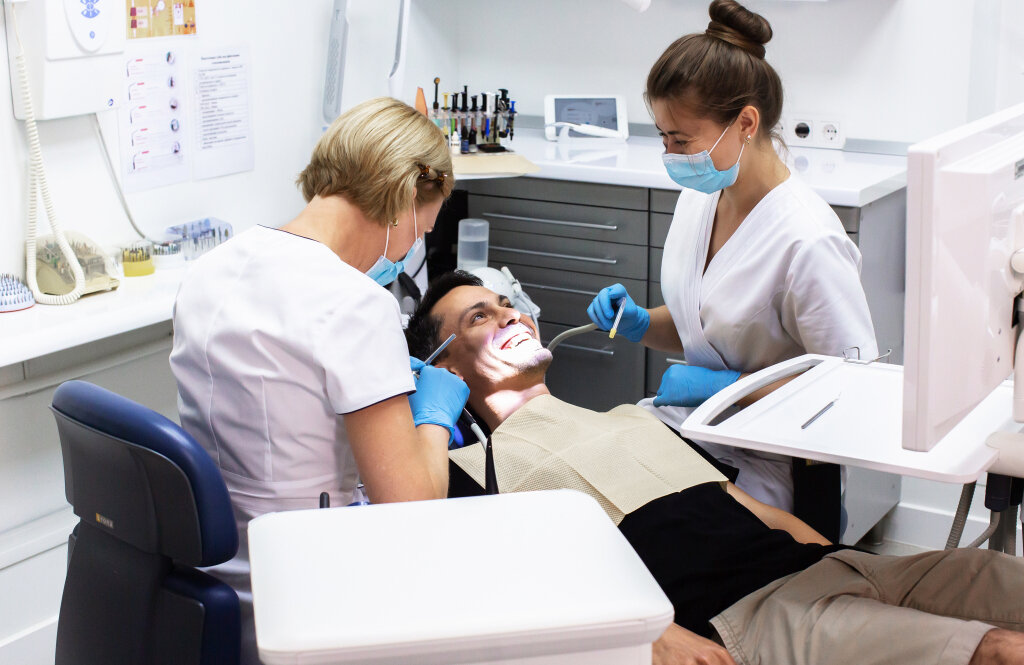 Стоматологічна клініка «Вітасан»