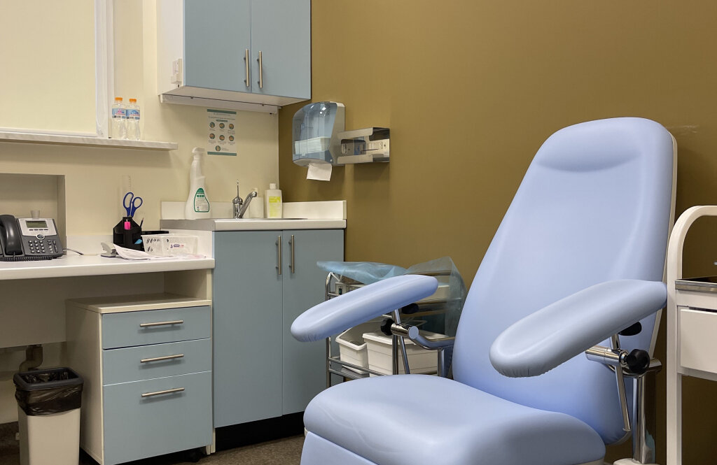 Universum Clinic (Універсум Клінік) на Володимира Винниченка, 4