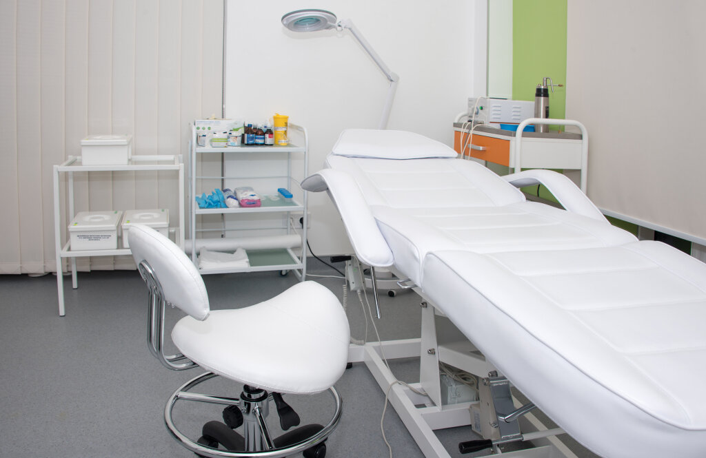 R+ Medical Network на ул. Коновальца