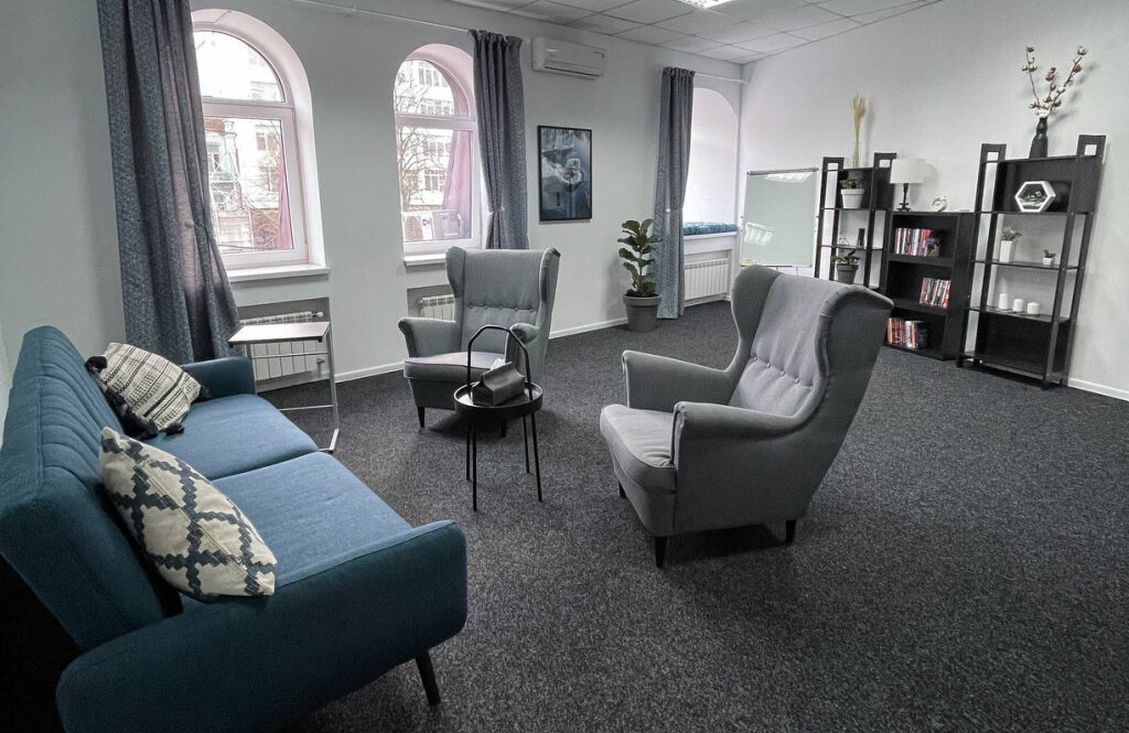 "РЕНЕСАНС - КИЇВ" на Нижньому Валу