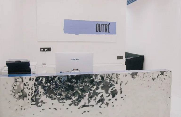 OUTRÈ CLINIC