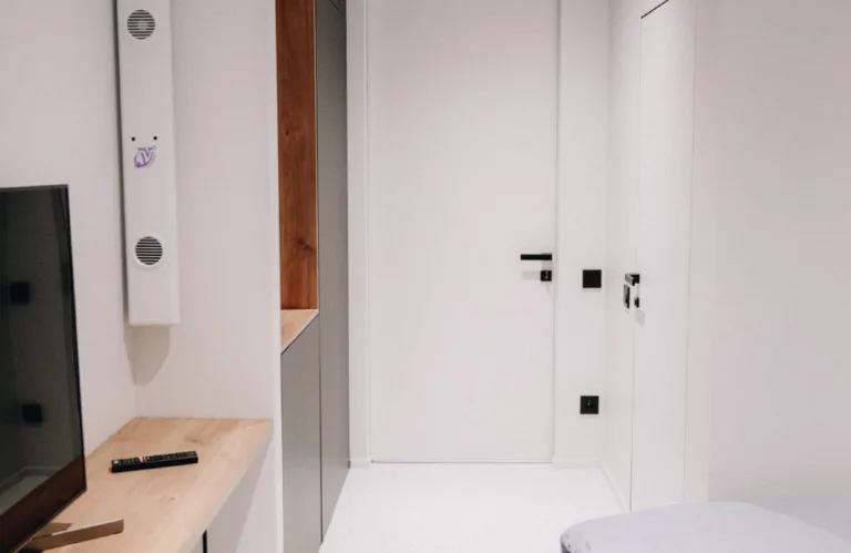 OUTRÈ CLINIC