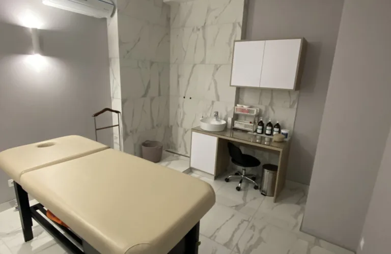 «Dr. Estet Vel Beauty Clinic» («Доктор Естет Вел Б'юті Клінік»)