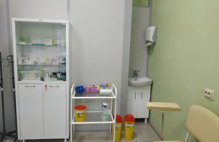 Doctor Home, медичний центр на вул. Родини Крістерів