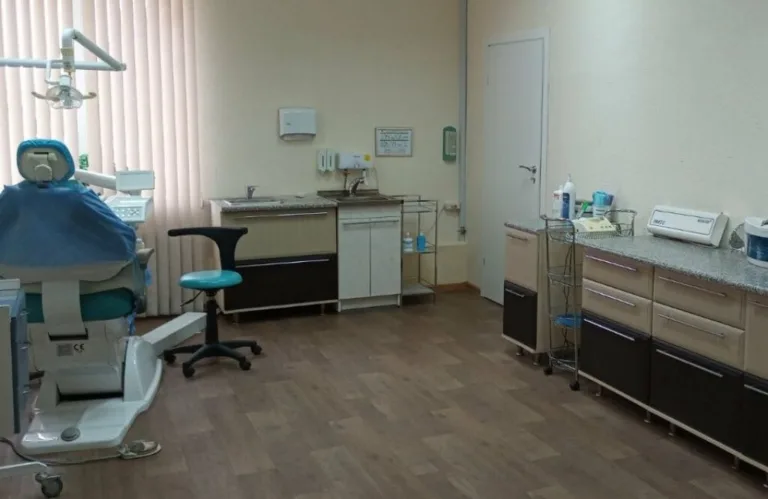 Стоматологічний кабінет White Smile