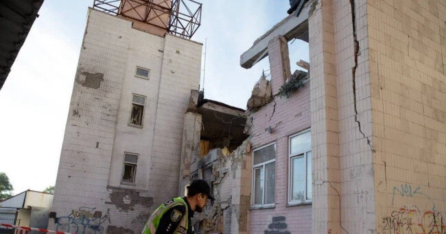У Києві пошкоджено одну з найбільших амбулаторій Голосіївського району: де приймають пацієнтів