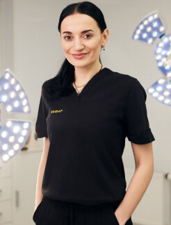 Комар Олена Романівна