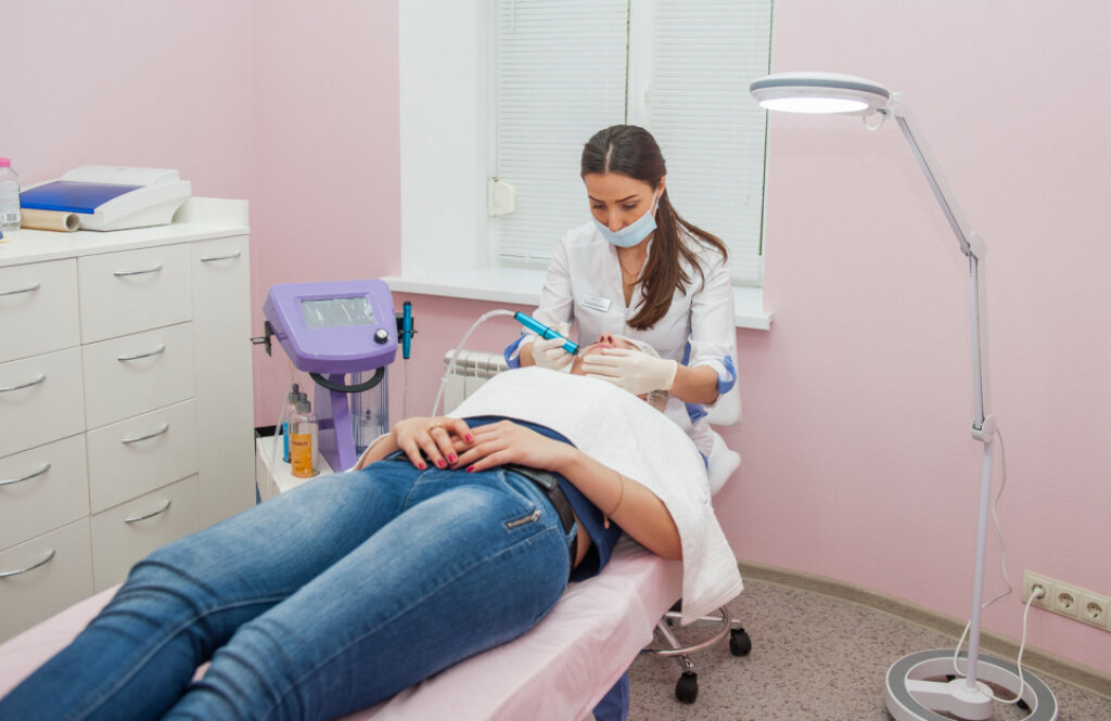 Даймондлазер, клініка лазерної косметології та хірургії