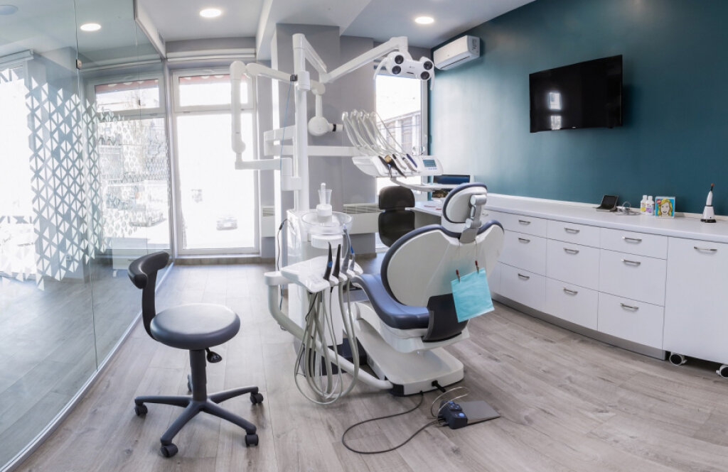 ДентаКерКлінік