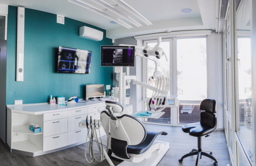 ДентаКерКлінік