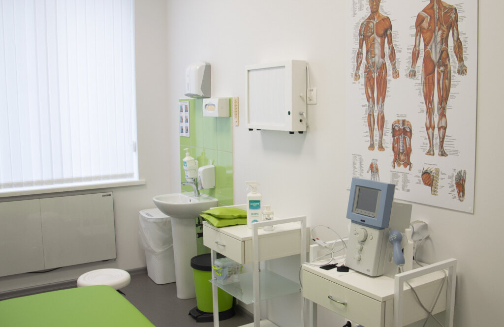 Інститут вертебрології і реабілітації на Дніпровській Набережній