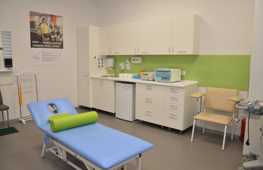 Інститут вертебрології і реабілітації на Дніпровській Набережній