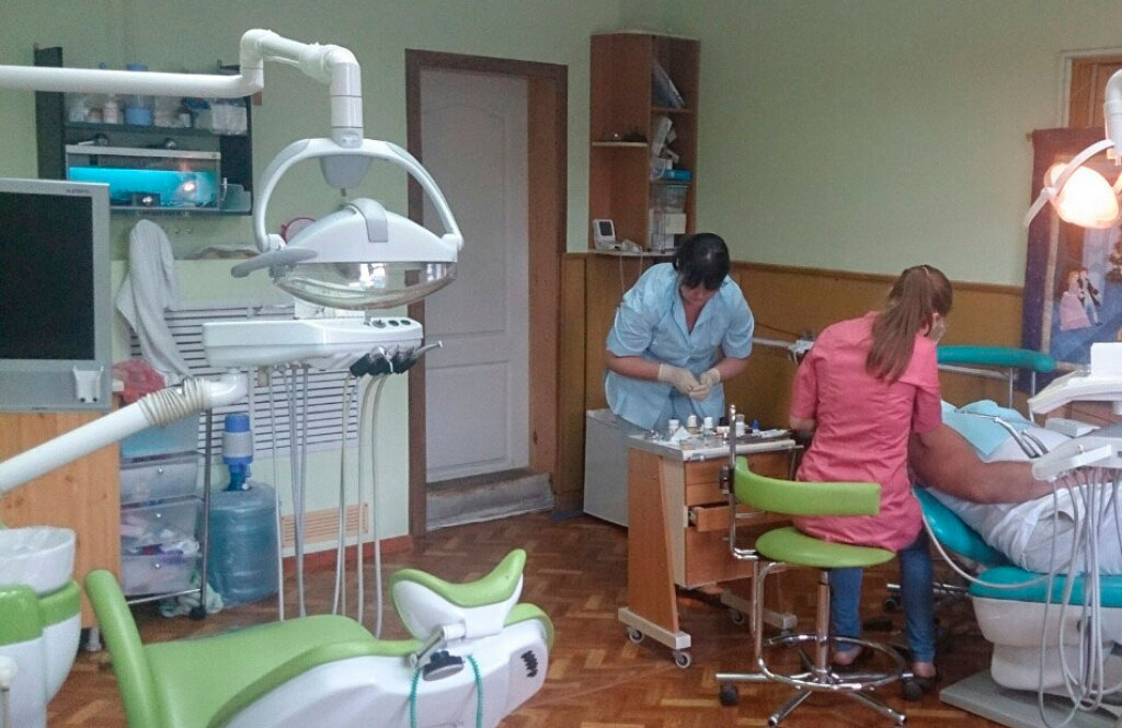 Ліза, стоматологічна клініка