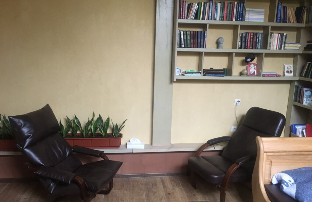 Приватний кабінет психоаналітичного психотерапевта Ганицького Б. М.