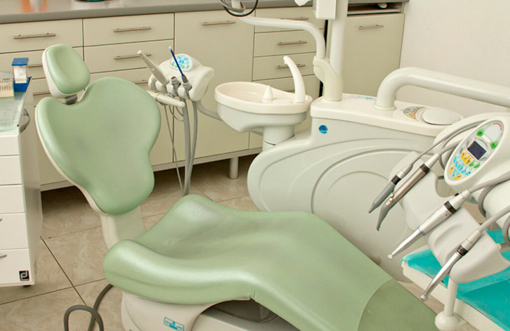 Стоматологічна клініка Дентал-Євро