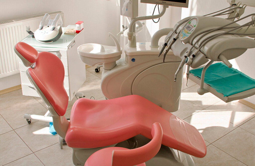 Стоматологічна клініка Дентал-Євро