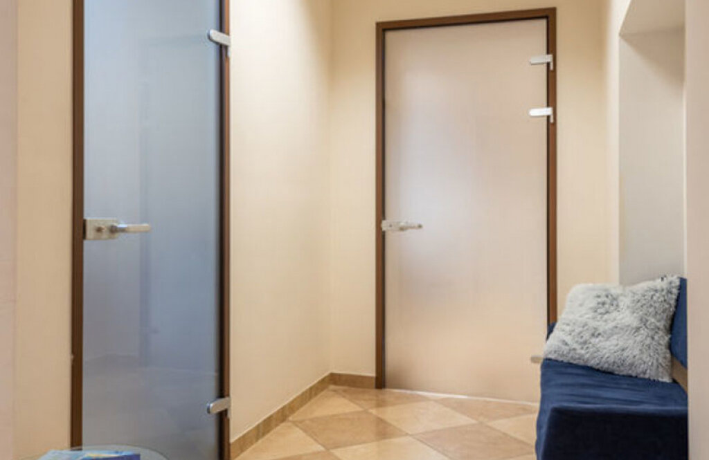 Hollywood (Голівуд) стоматологічна клініка