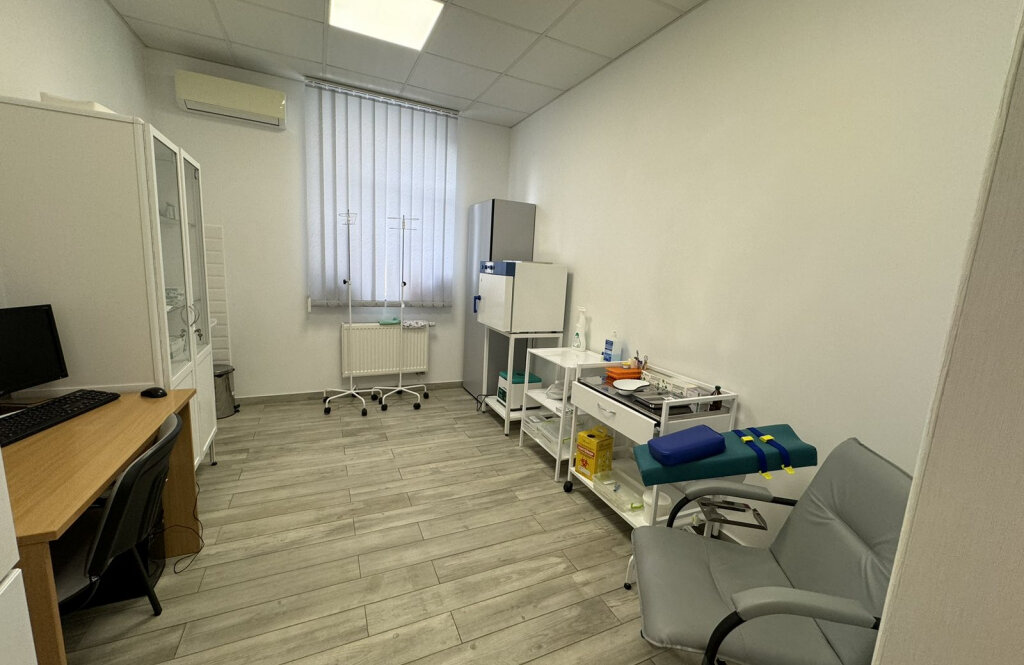 Медичний Центр "100% життя Чернігів"