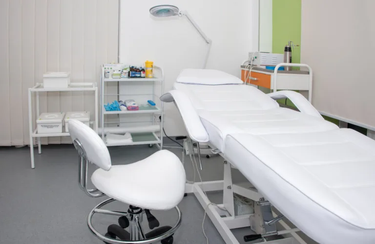 R+ Medical Network на ул. Коновальца