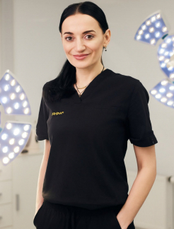 Комар Олена Романівна