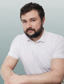 Прекрасний Максим
