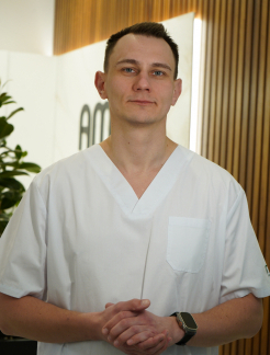 Якушев  Андрій  Володимирович