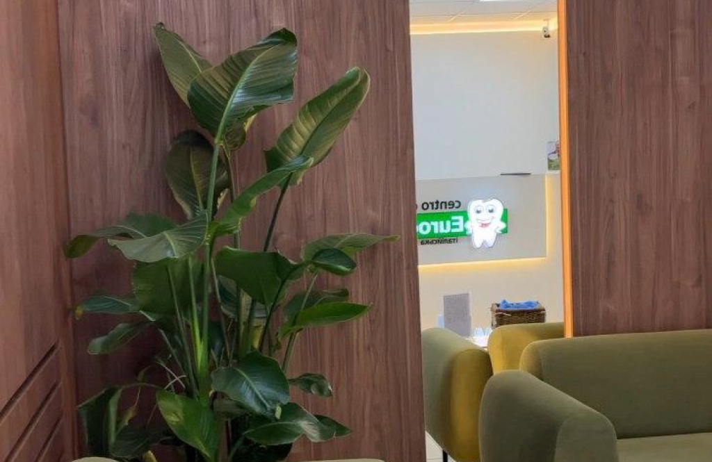 Стоматологічна клініка Eurodental (Green)