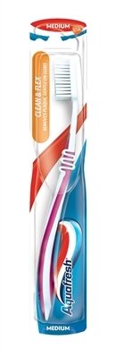 Зубна щітка Aquafresh Clean & Flex, Medium, 1 штука