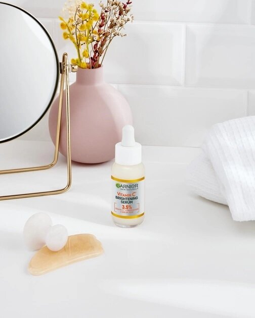 Сироватка для обличчя Garnier Skin Naturals з вітаміном С для зменшення видимості пігментних плям, вирівнювання тону та сяяння шкіри, 30 мл