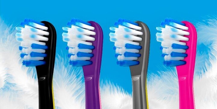 Електрична зубна щітка Colgate Barbie/Batman, дитяча